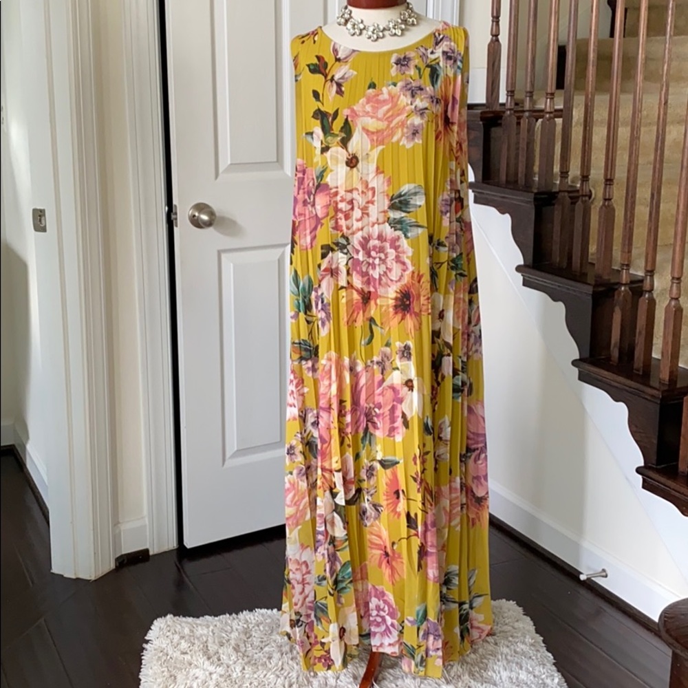 EXQUISITE pleated floral maxi dress lined XL NWT